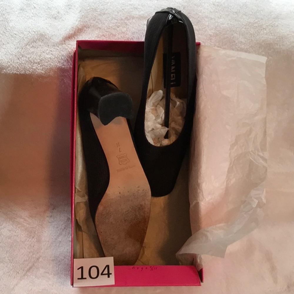 Vaneli fabric shoes narrow